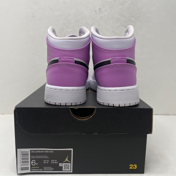 Nike Air Jordan 1 Retro Mid GS “Barely Grape/Lilac” 2023 - Picture 4 of 4